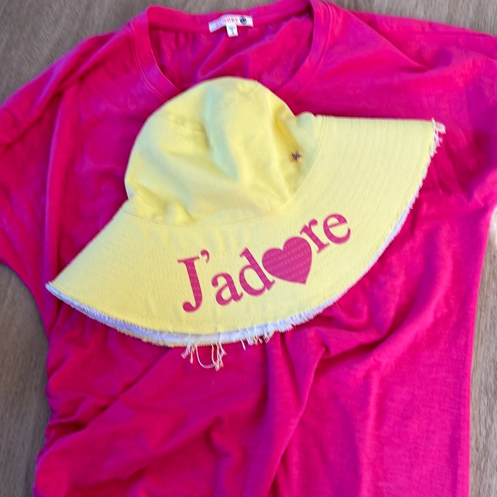 Jocelyn J’adore bucket hat